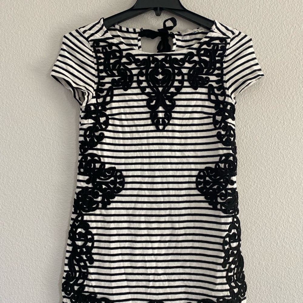 9-H15 STCL SIZE SMALL DRESS BLACK WHITE STRIPED